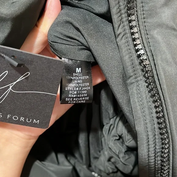 Oversized Black Puffer Jacket - Picture 4 of 8